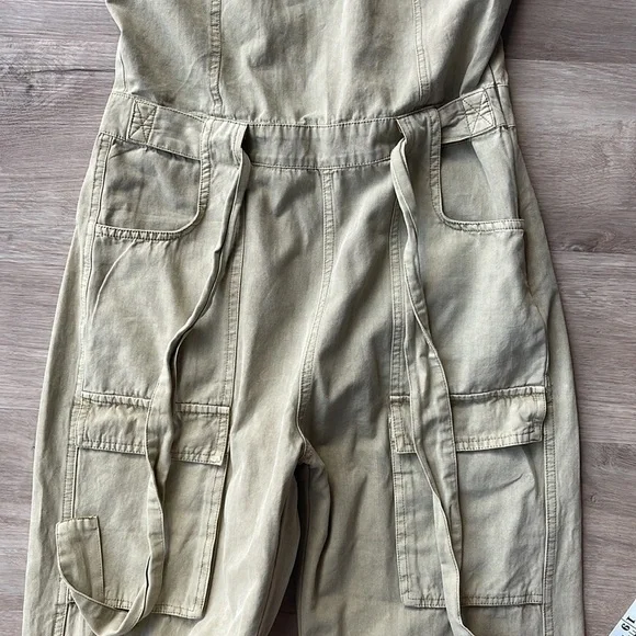 NWT Stitch and Feather Utility Cargo Jumpsuit size L - Picture 8 of 12
